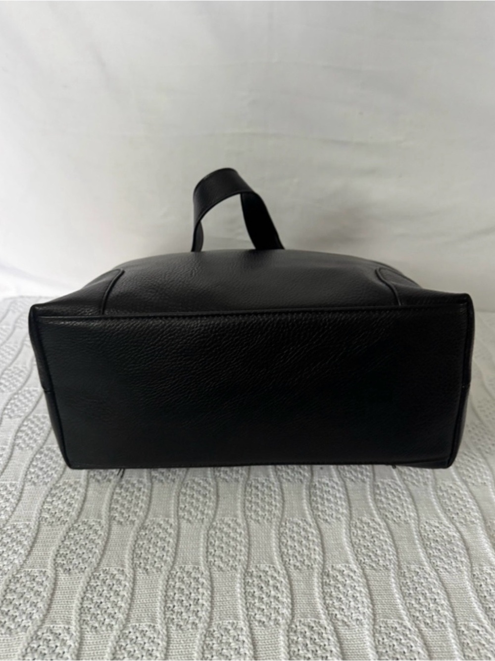 Montana West Leather Shoulder Bag with Gold Hardware. NWOT - Picture 3 of 5